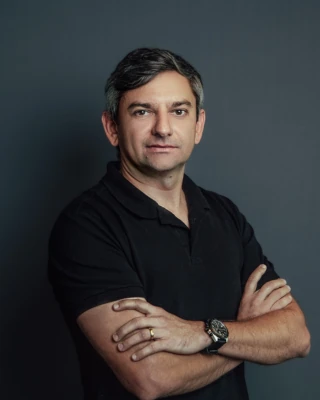 Rener Menezes​